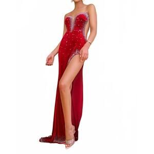NEW PORTIA&SCARLETT fitted velvet gown in red